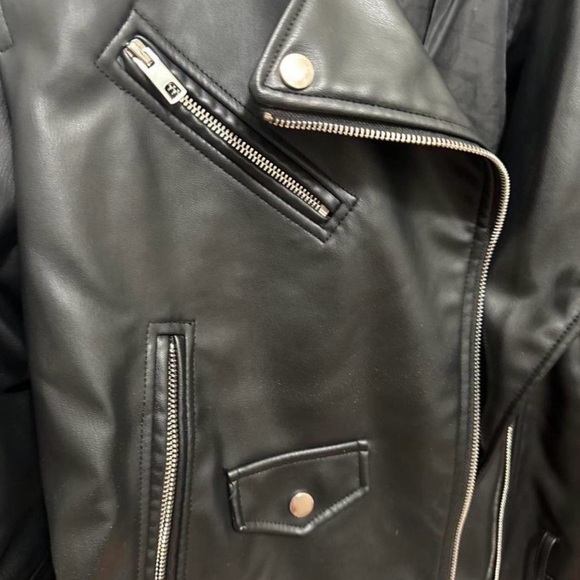 Zara Women's Black Faux Leather Biker Jacket - Large - Picture 4 of 6